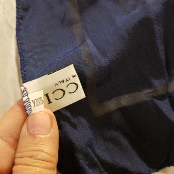 Gucci Scarf Authentic  lg - Picture 5 of 6